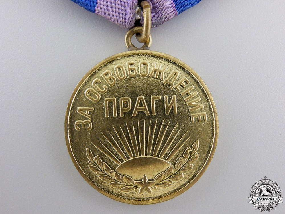 a_soviet_medal_for_the_liberation_of_prague1945_img_02.jpg559c1be3c6690