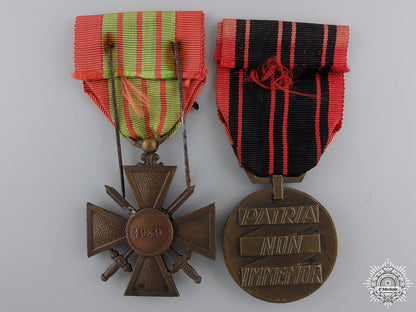 two_french_second_world_war_two_medals_img_02.jpg550456427d18a