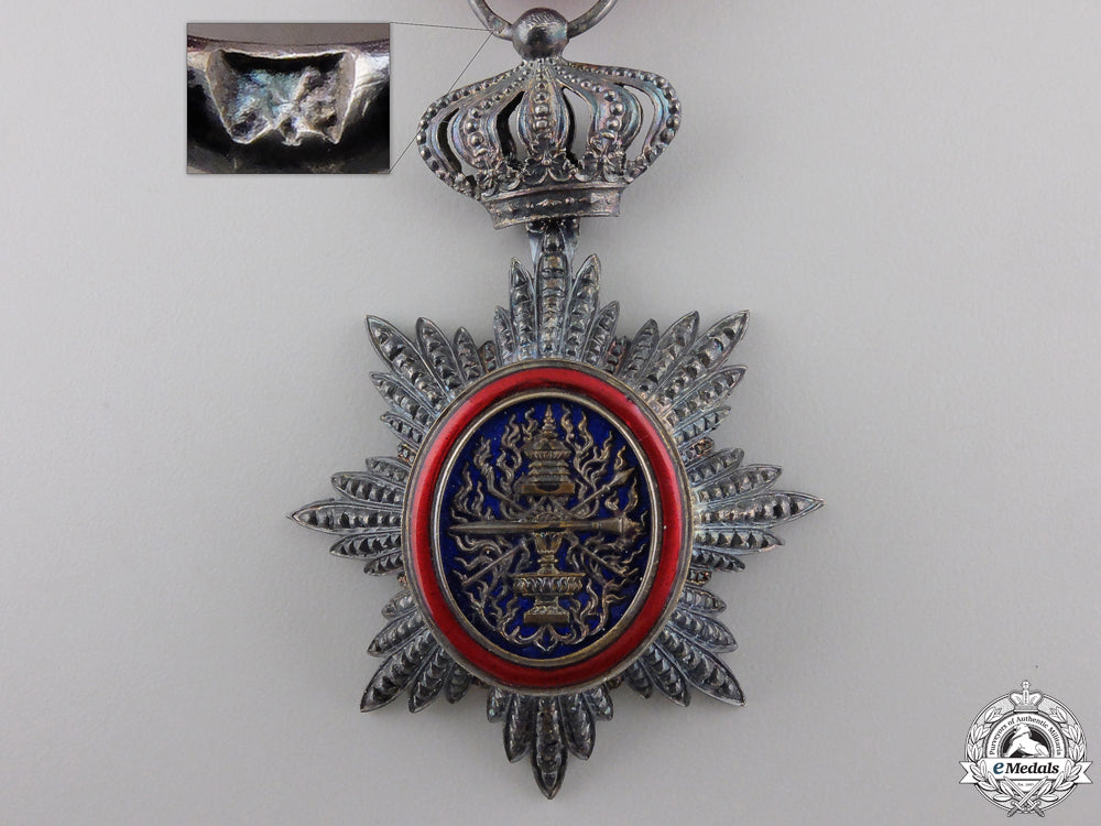 cambodia._an_order_of_cambodia;_knight's_badge_img_02.jpg5540d9d738e05