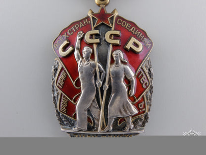 a_soviet_order_of_the_badge_of_honour;_type_iv_img_02.jpg54d2362e665eb