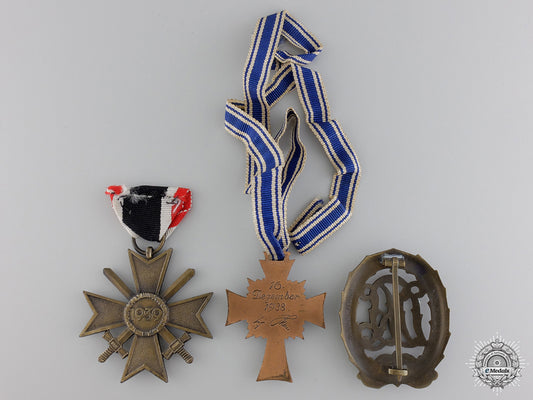three_second_war_german_medals,_awards,_and_badges_img_02.jpg54932399cadf1