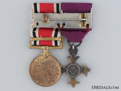 A First War Miniature Pair Of Two Awards