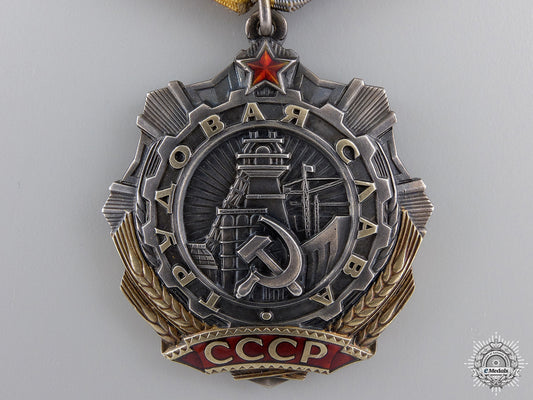 a_soviet_order_of_labour;_third_class_by_monetny_dvor_img_02.jpg54cfead9d9742