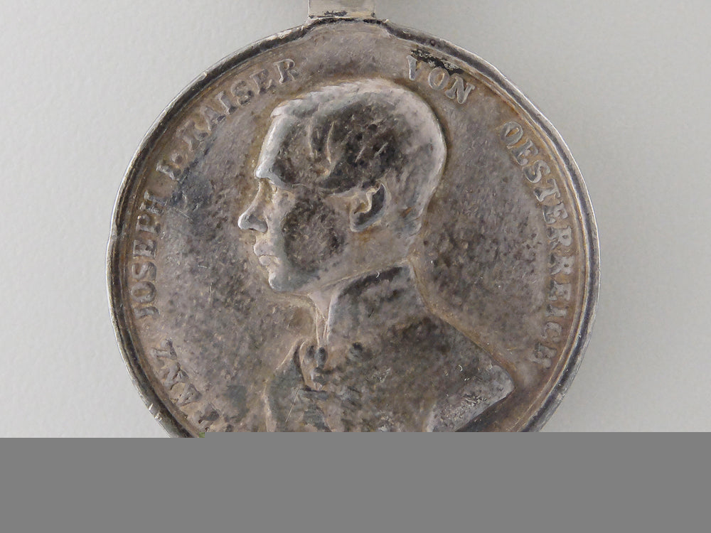 an_austrian_silver_bravery_medal;_second_class_img_02.jpg55789d83ce6e9