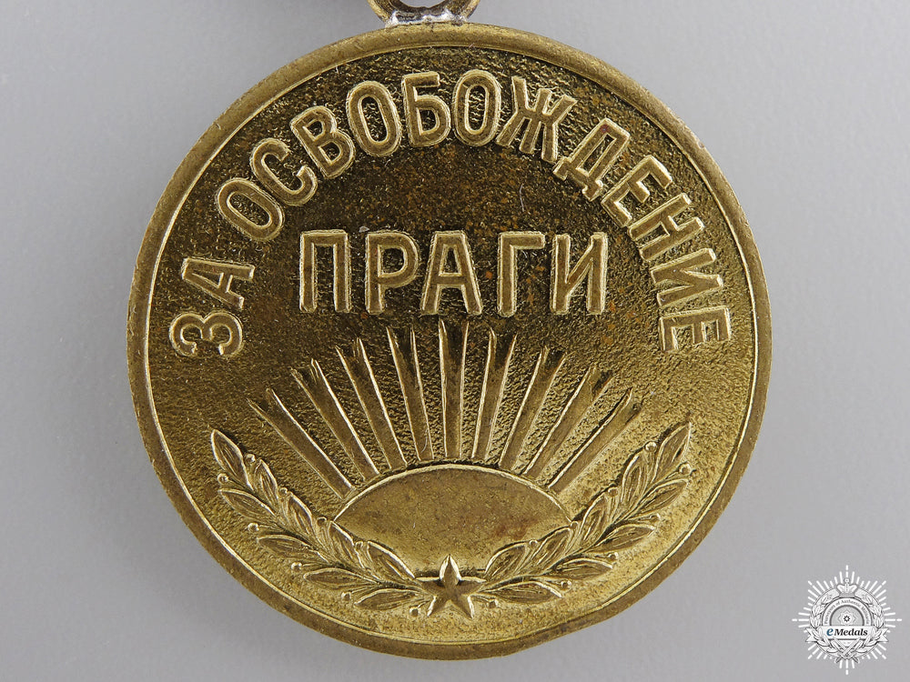 a_soviet_medal_for_the_liberation_of_prague_img_02.jpg54d24acb1ebe0