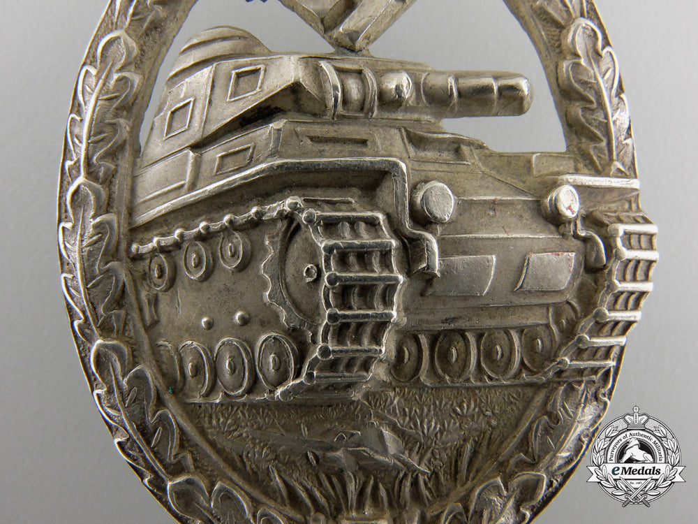 a_silver_grade_tank_badge_by_juncker_img_02.jpg55d731cd9986f