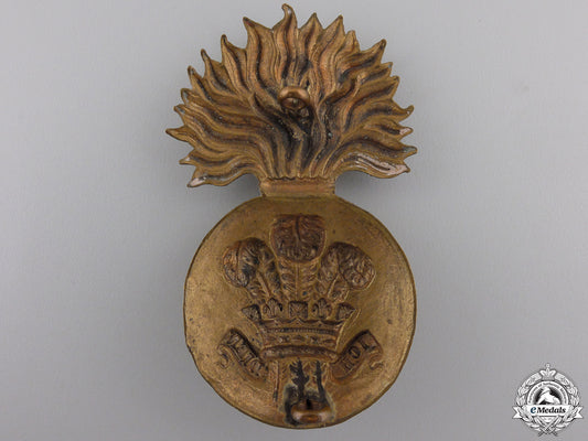 a_welsh_fusiliers_raccoon_skin_badge_img_02.jpg553f973785e0e