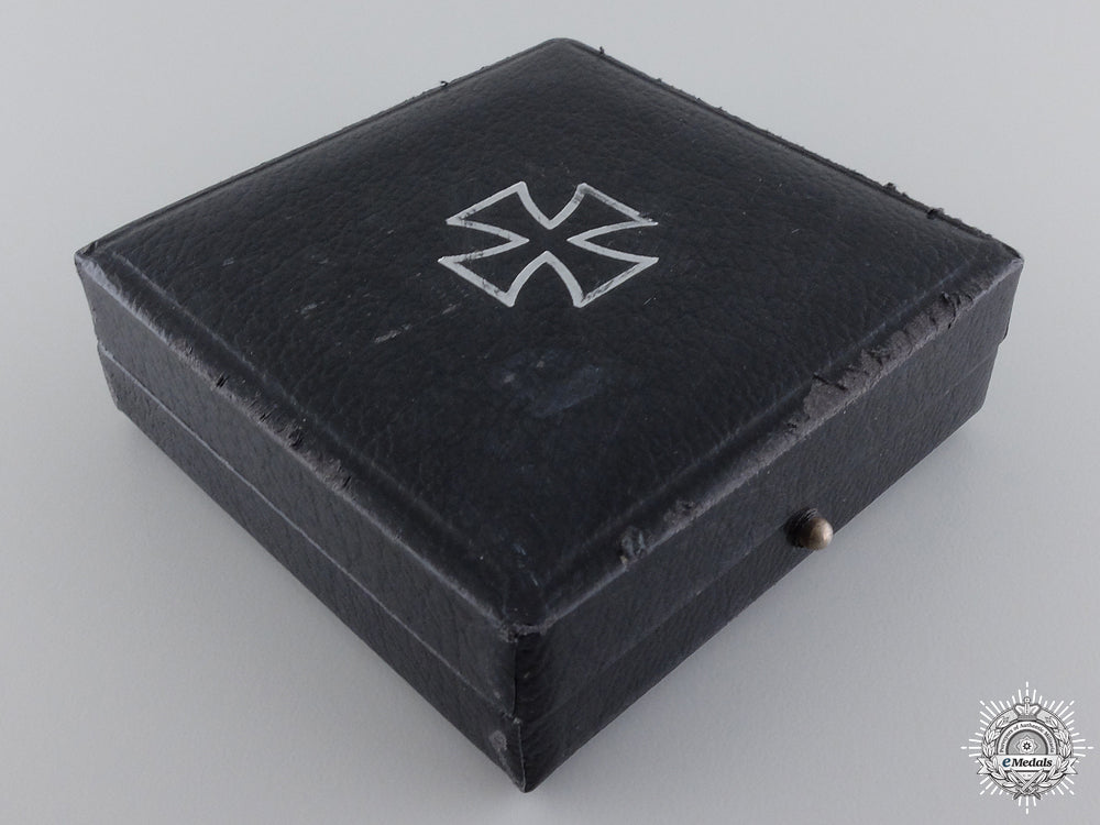 a_first_war_iron_cross_first_class1914;800_silver_with_case_img_02.jpg54ba8ffae222c