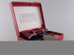 A Ladies 1953 Qeii Coronation Medal With Case