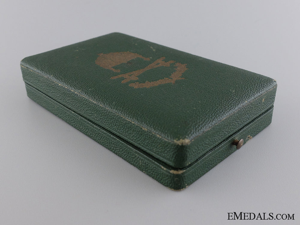 a1942_hungarian_order_of_the_holy_crown;_knight_badge_img_02.jpg54494468d2b18