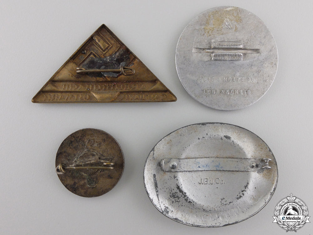 a_lot_of_four_second_war_german_badges_img_02.jpg557ae26ab614a