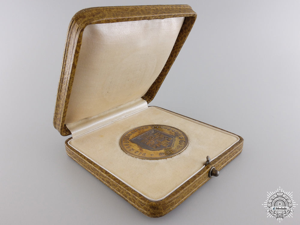 a_munchen_long_and_loyal_service_award_in_case_img_02.jpg5478d7fd03a5f