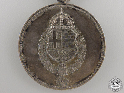 yugoslavia,_kingdom._a_royal_household_service_medal,_c.1940_img_02.jpg558026f65348c