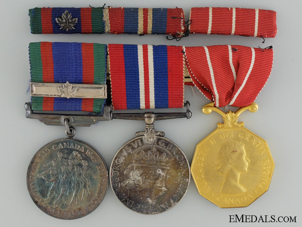 wwii_canadian_group_to_captain_gilbert_of_the_midland_regiment_img_02.jpg538f487a5ee56