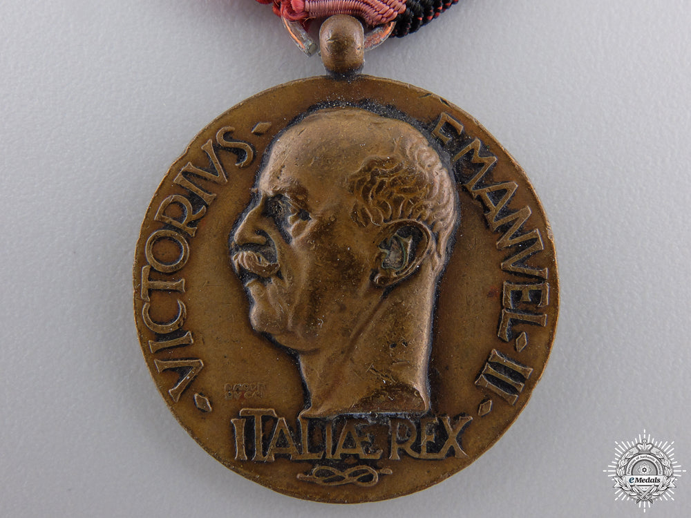 italy,_kingdom._an_emanuel_ii_medal_for_education_img_02.jpg54f70deae493c