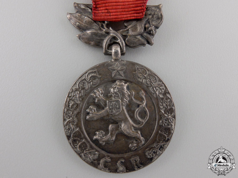 a_czechoslovakian_medal_for_the_defence_of_the_homeland_img_02.jpg556088391d760