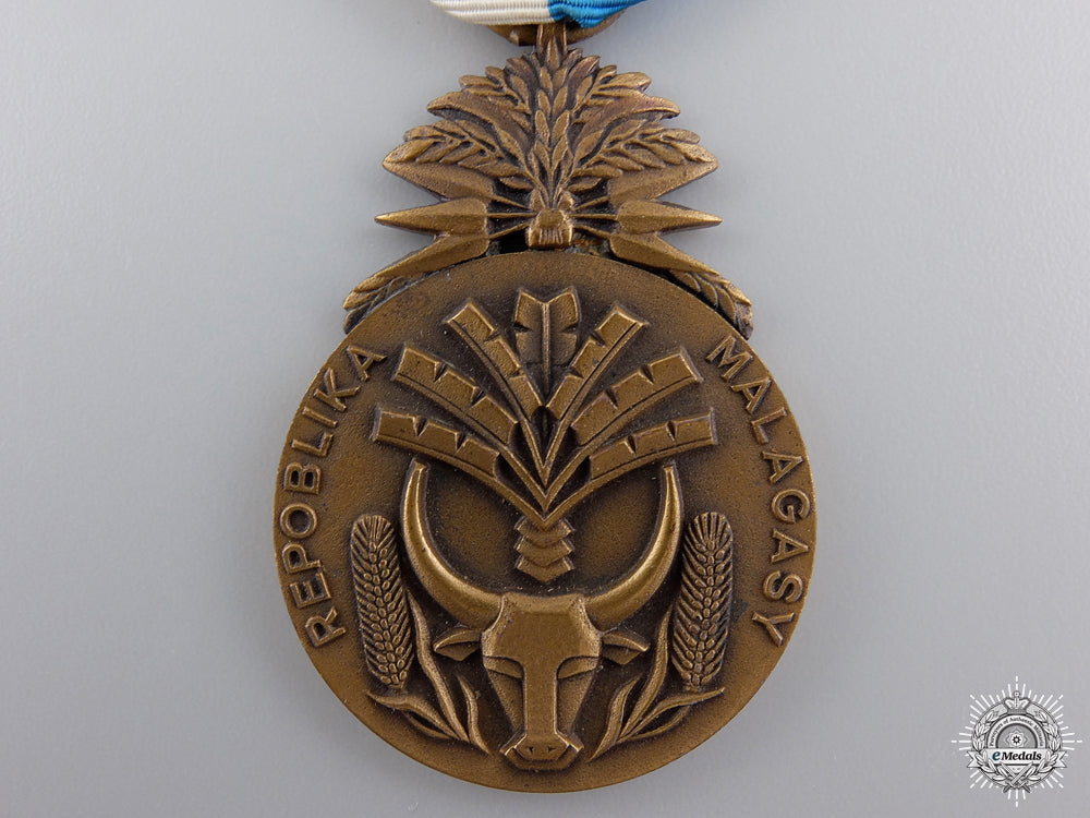 madagascar,_republic._an_order_of_merit,_knight's_badge_img_02.jpg54dcb80cdbcda