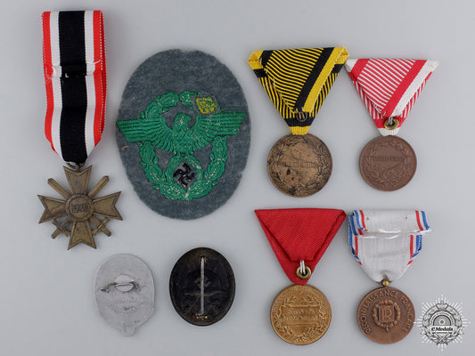 eight_european_badges,_medals,_and_awards_img_02.jpg548b3e0cddbc3
