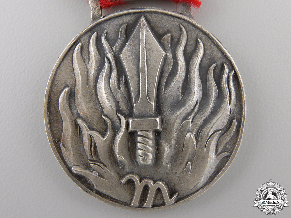 an_italian_fascist_medal_for_meritorious_service_img_02.jpg556df85f067fc