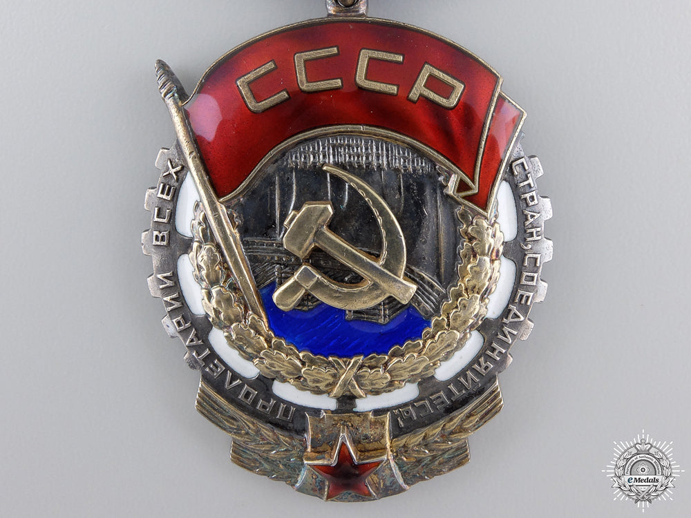 a_soviet_order_of_the_red_banner_of_labour;_type5_img_02.jpg54d117352de3c