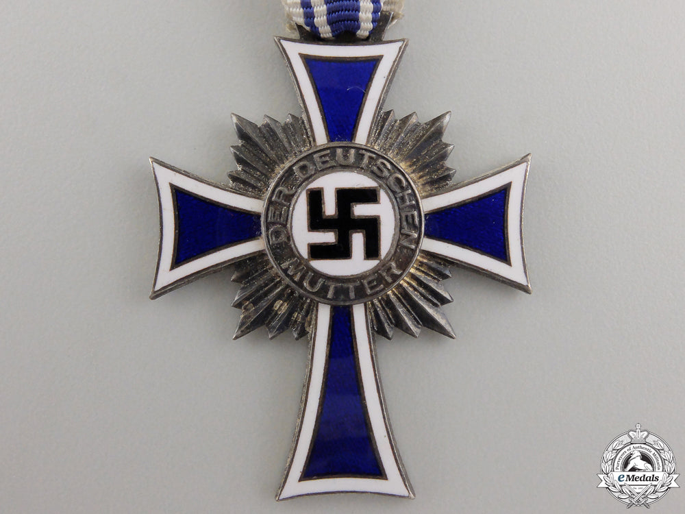 a_silver_grade_german_mother's_cross_img_02.jpg558d79b6e6356