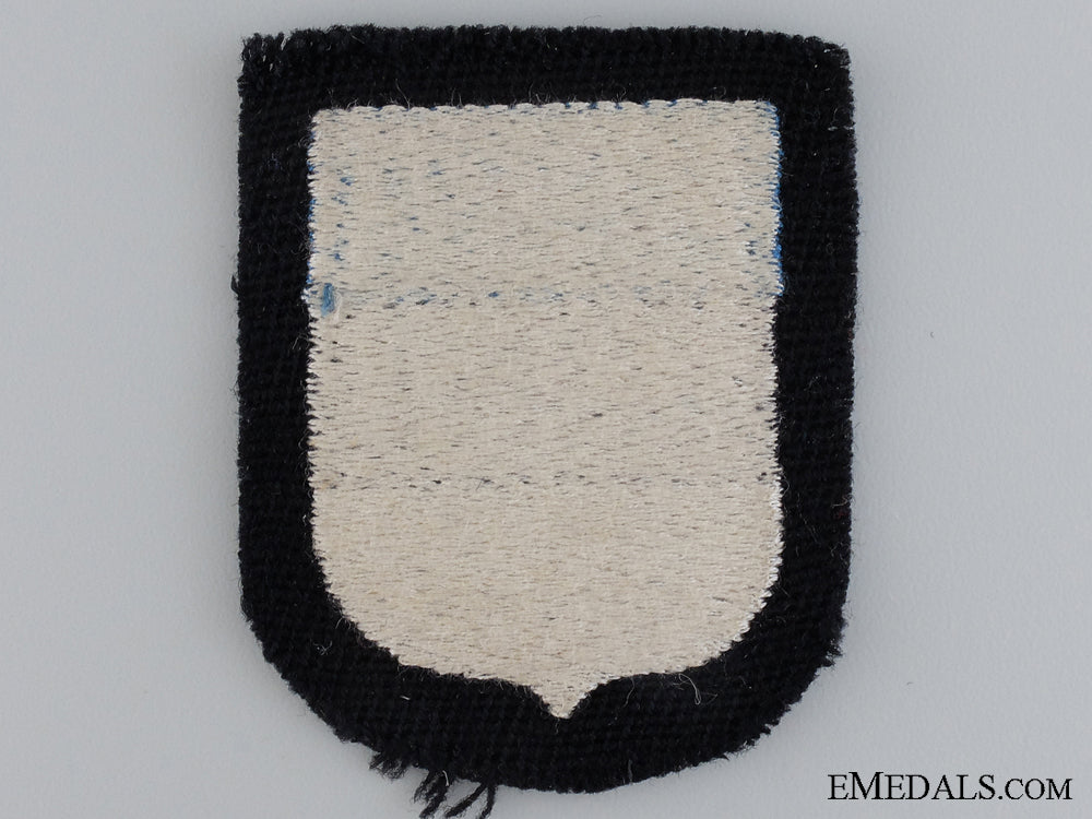 an_estonian_waffen-_ss_volunteer’s_shield_img_02.jpg546b9749120d5