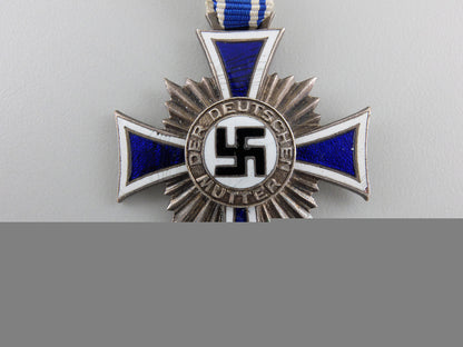 a_silver_grade_mother's_cross_img_02.jpg55a6ac01d8dd9