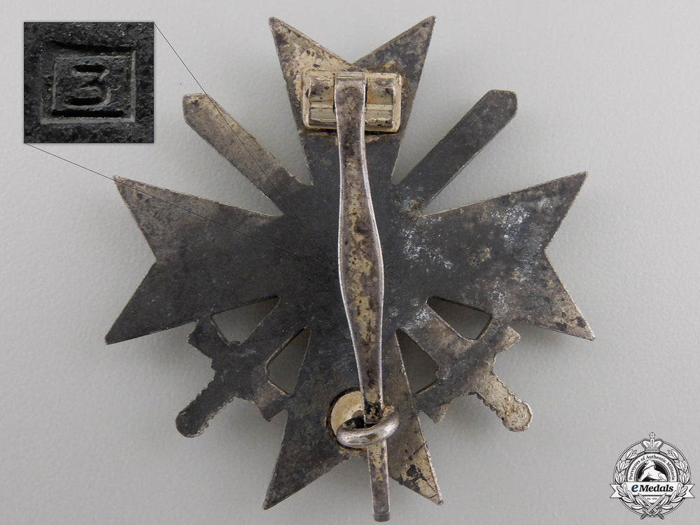 a_war_merit_cross_first_class_with_swords_by_wilhelm_deumer_img_02.jpg55536241b7ff6