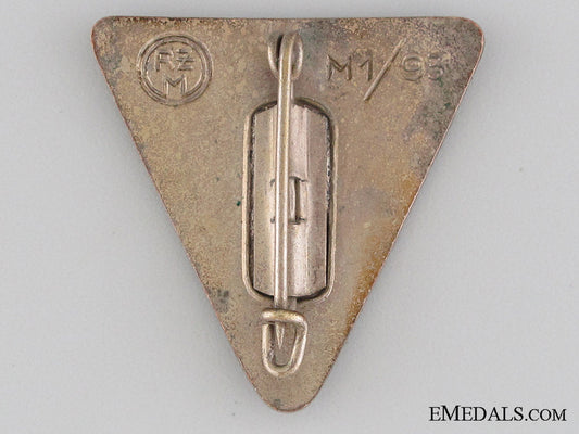 nazi_women's_league_membership_badge,_type_iii_img_02.jpg52ebc4564d101