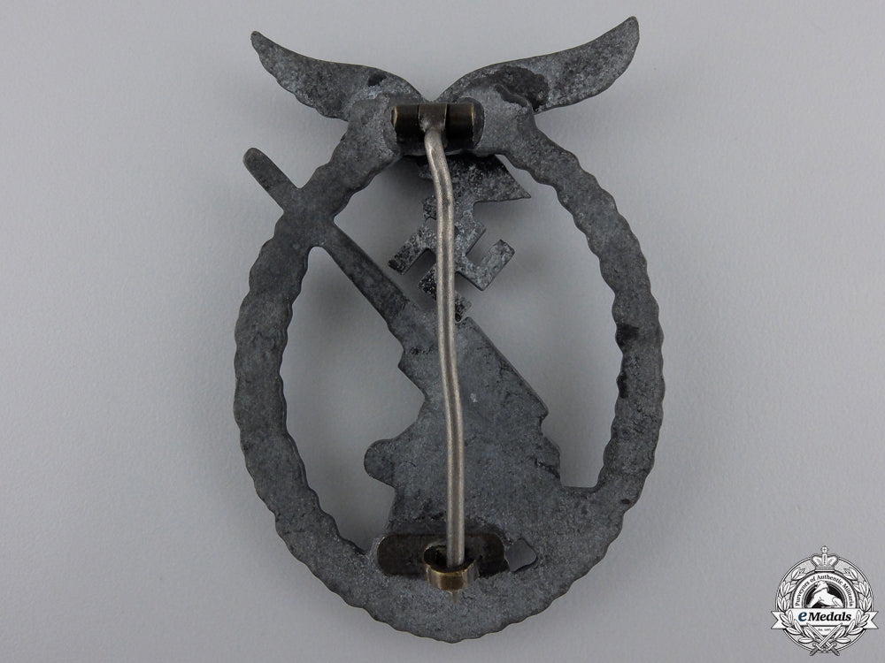 a_late_war_luftwaffe_flak_badge_img_02.jpg553667c019102