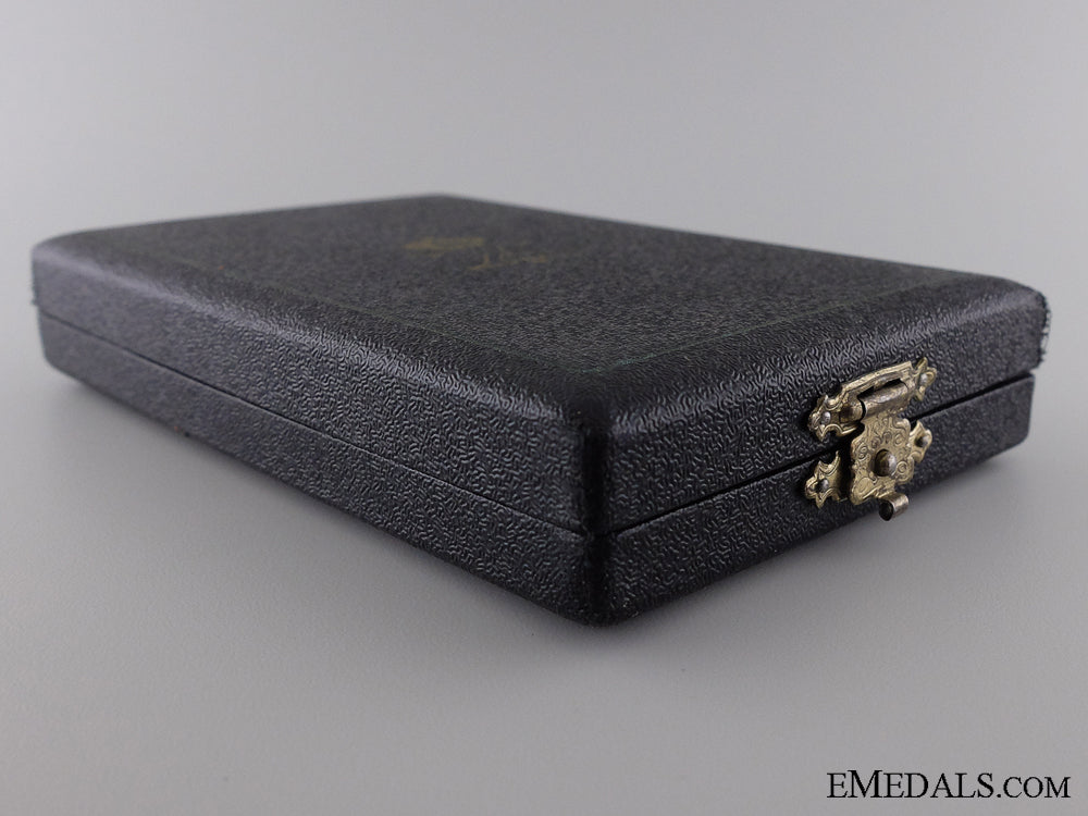the_royal_greek_order_of_george_i;3_rd_class_with_case_by_kelaidis,_athens_img_02.jpg53da3cdfbaacd