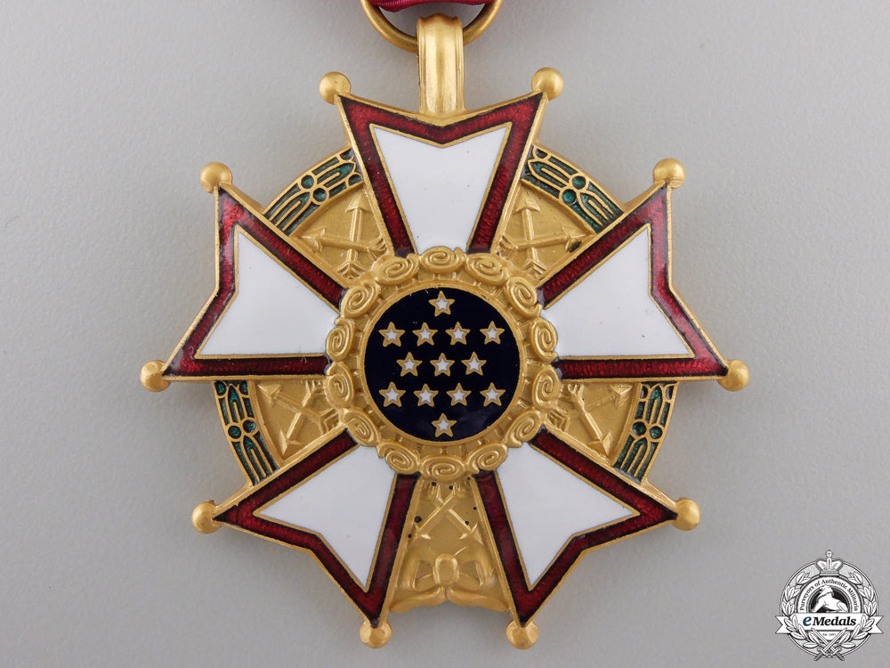 an_american_legion_of_merit;_legionnaire_grade_with_oak_cluster_img_02.jpg558973f756e65