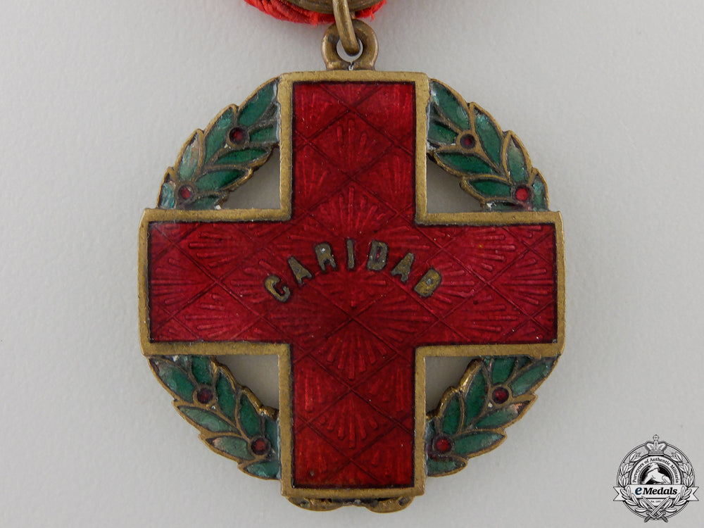 a_chilean_red_cross_decoration_img_02.jpg556cbba261898