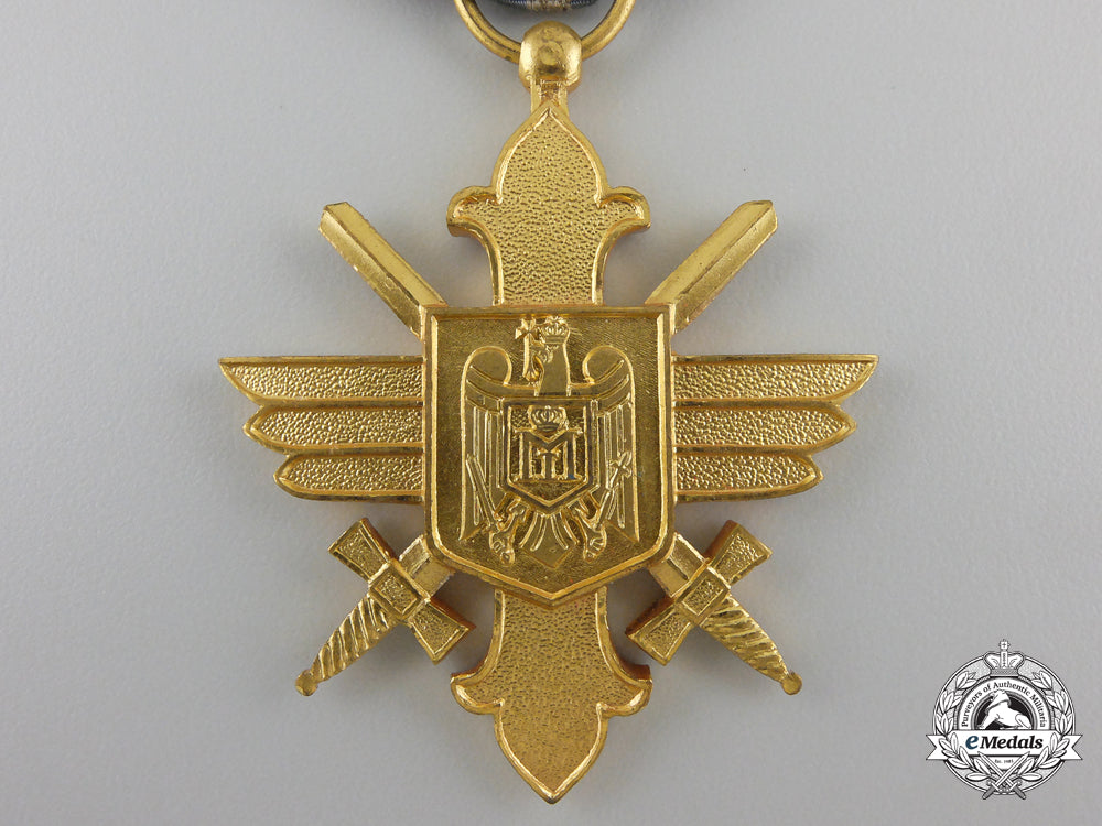 a_royal_romanian_air_force_bravery_decoration;1_st_class_img_02.jpg55cdf2fdd75ad