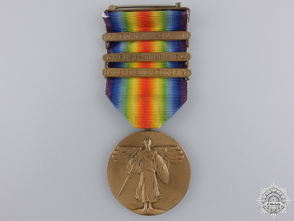 a_first_war_american_group_to_lieut._bounds;_dsc_recommendation_img_02.jpg55086702b1927