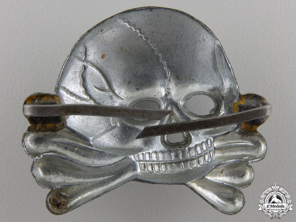 an_ss_skull;_first_model_for_visor_cap_img_02.jpg555b7d9e2342a