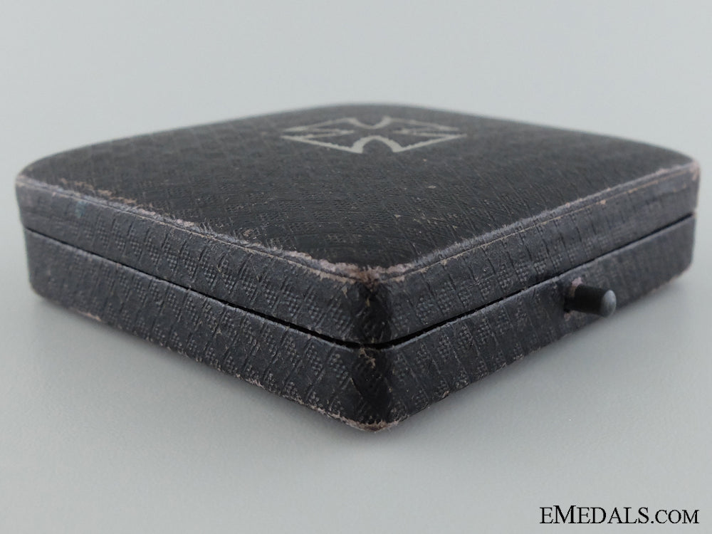 1914_iron_cross_first_class;_marked_k.a.g;_cased_img_02.jpg538cb8220565f