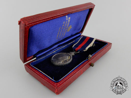 a_fine_miniature1902_coronation_medal_with_case_img_02.jpg55ce2e829e2a9
