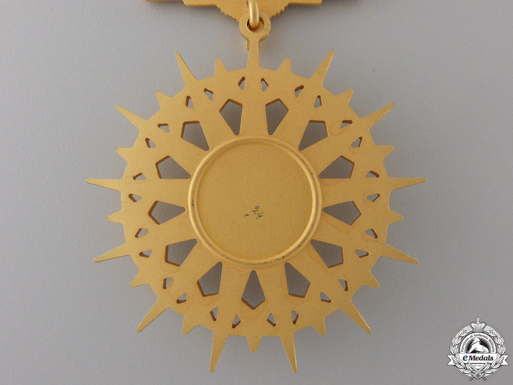 united_states._an_air_force_distinguished_service_medal_img_03.jpg558974f8c47aa_1
