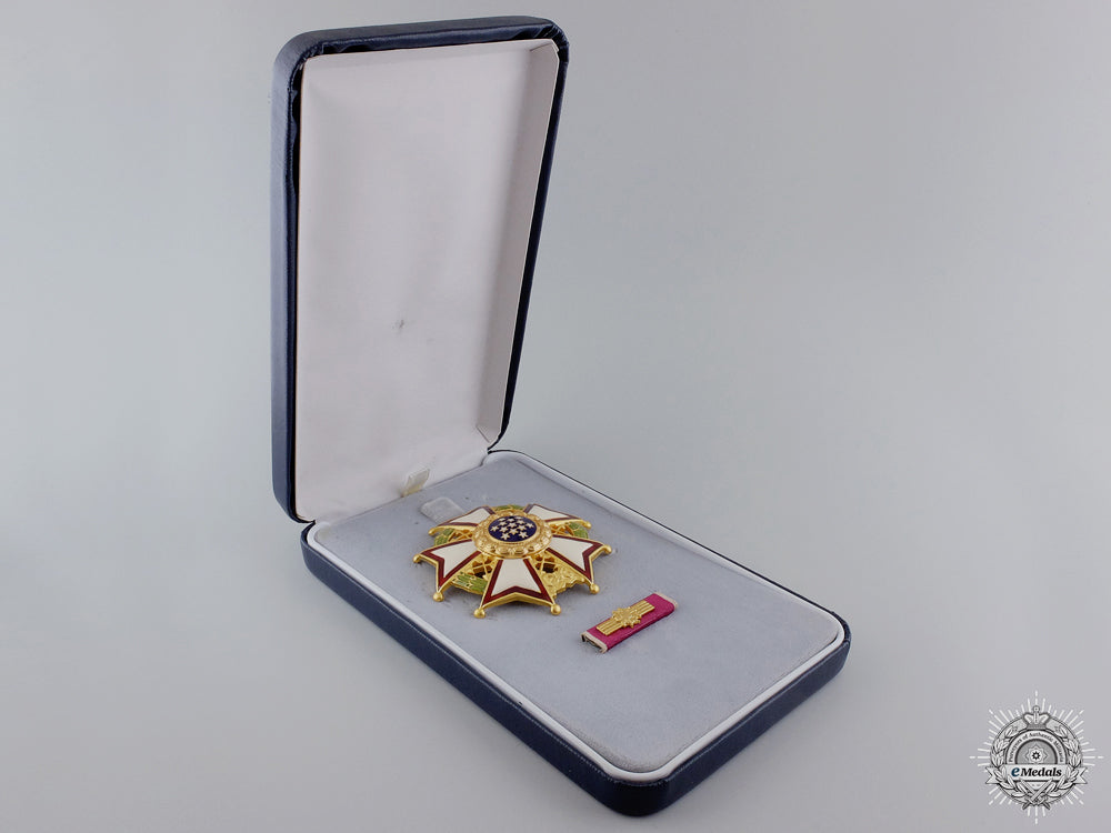 an_american_legion_of_merit;_chief_commander_img_03.jpg54a2dc068906e