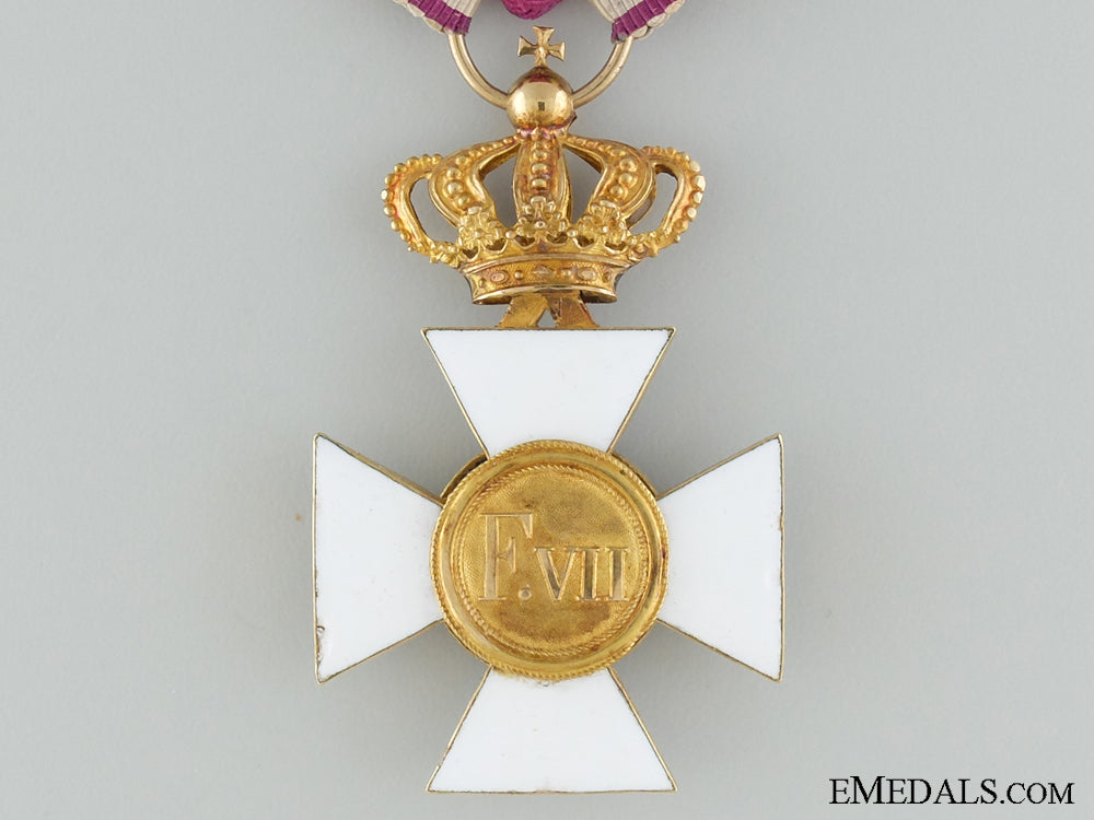 a_royal_military_order_of_saint_hermenegildo_in_gold_img_03.jpg539752ec05774