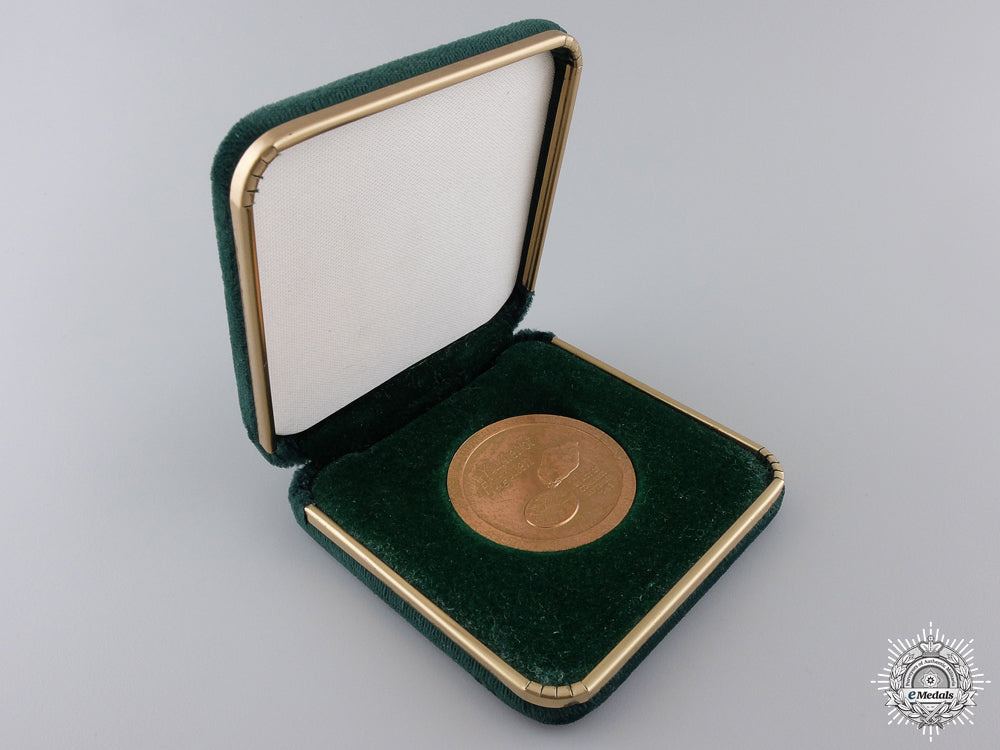 an_american_pow_mia_in_southeast_asia_medal_in_case_img_03.jpg54e89760ba3b4
