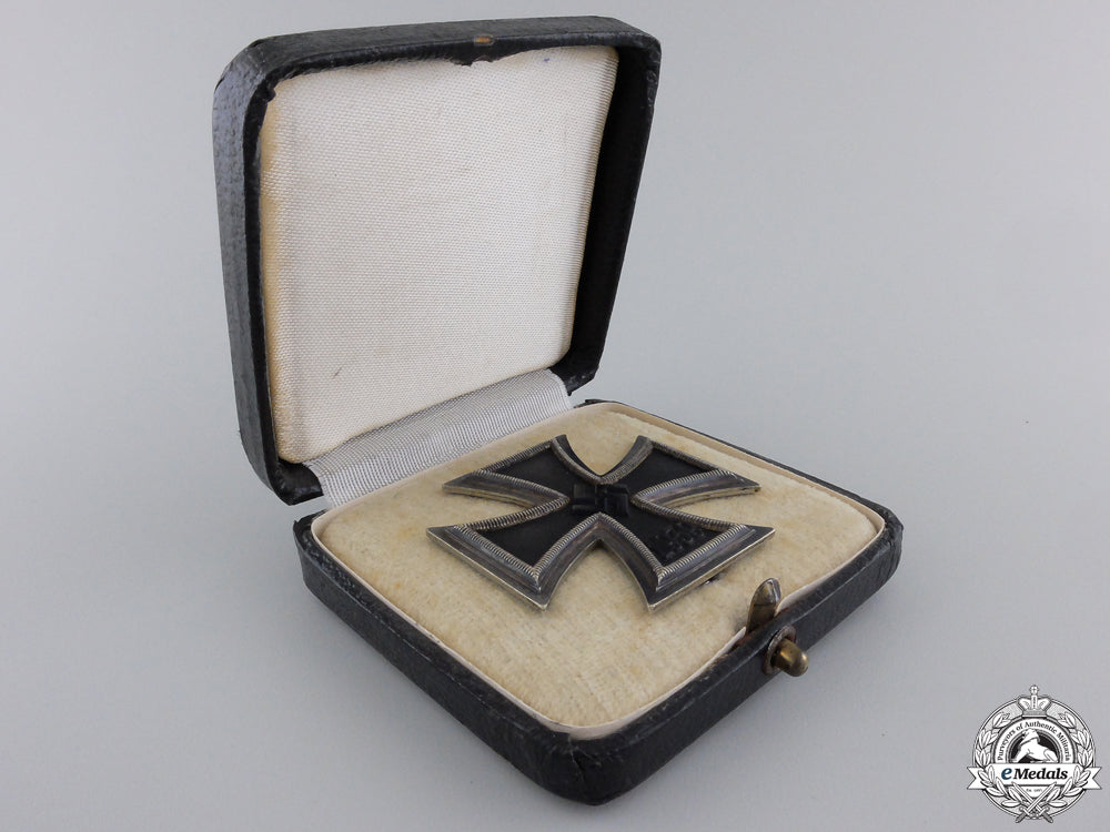 an_iron_cross_first_class1939_with_case_img_03.jpg559e7d05e29d9