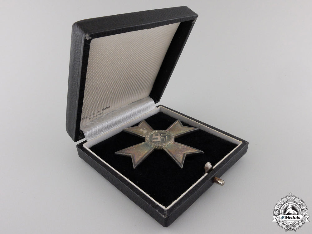 a_war_merit_cross_first_class_by_deschler_in_case_with_outer_cartonage_img_03.jpg555b3016b5547