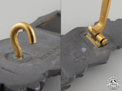 A Close Combat Clasp; Gold Grade