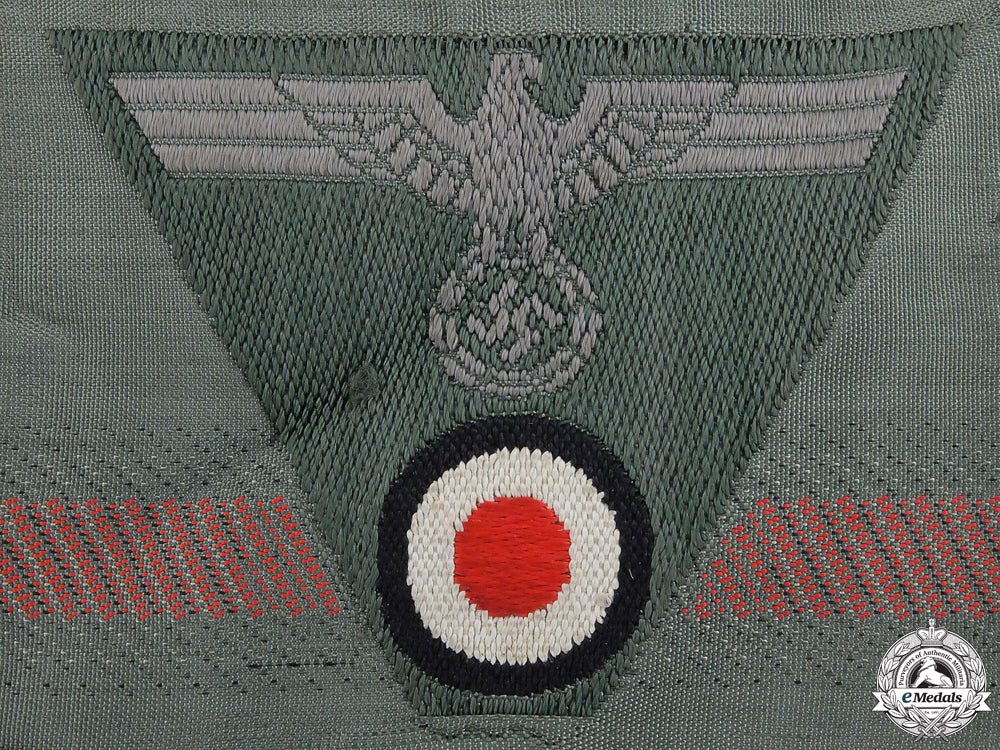 a_mint_strip_of_german_m43_trapezoid_cap_insignia_img_03.jpg5550e2aeef620