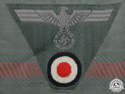 a_mint_strip_of_german_m43_trapezoid_cap_insignia_img_03.jpg5550e2aeef620