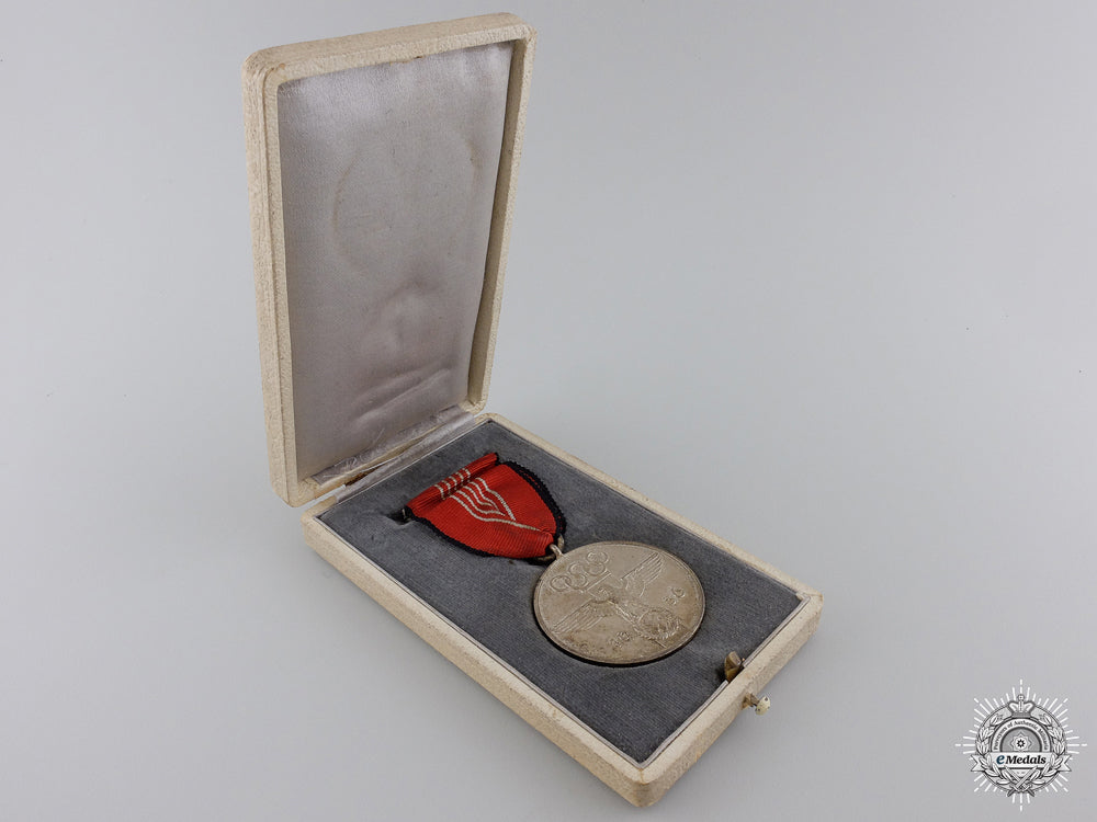an1936_berlin_summer_olympic_games_medal_with_case_img_03.jpg550433d11440f