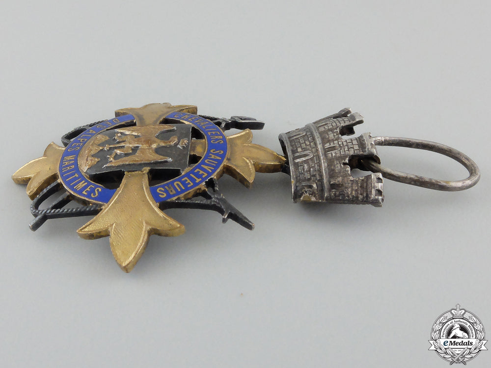 a_french_knights_life-_savers_of_the_alpes_maritimes_award_img_03.jpg55c4ab38db6b0