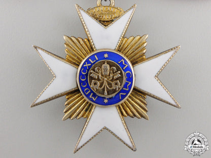 vatican._an_order_of_saint_sylvester,_dame,_by_tanfani_bertarello_img_03.jpg5581a323bcc86_1